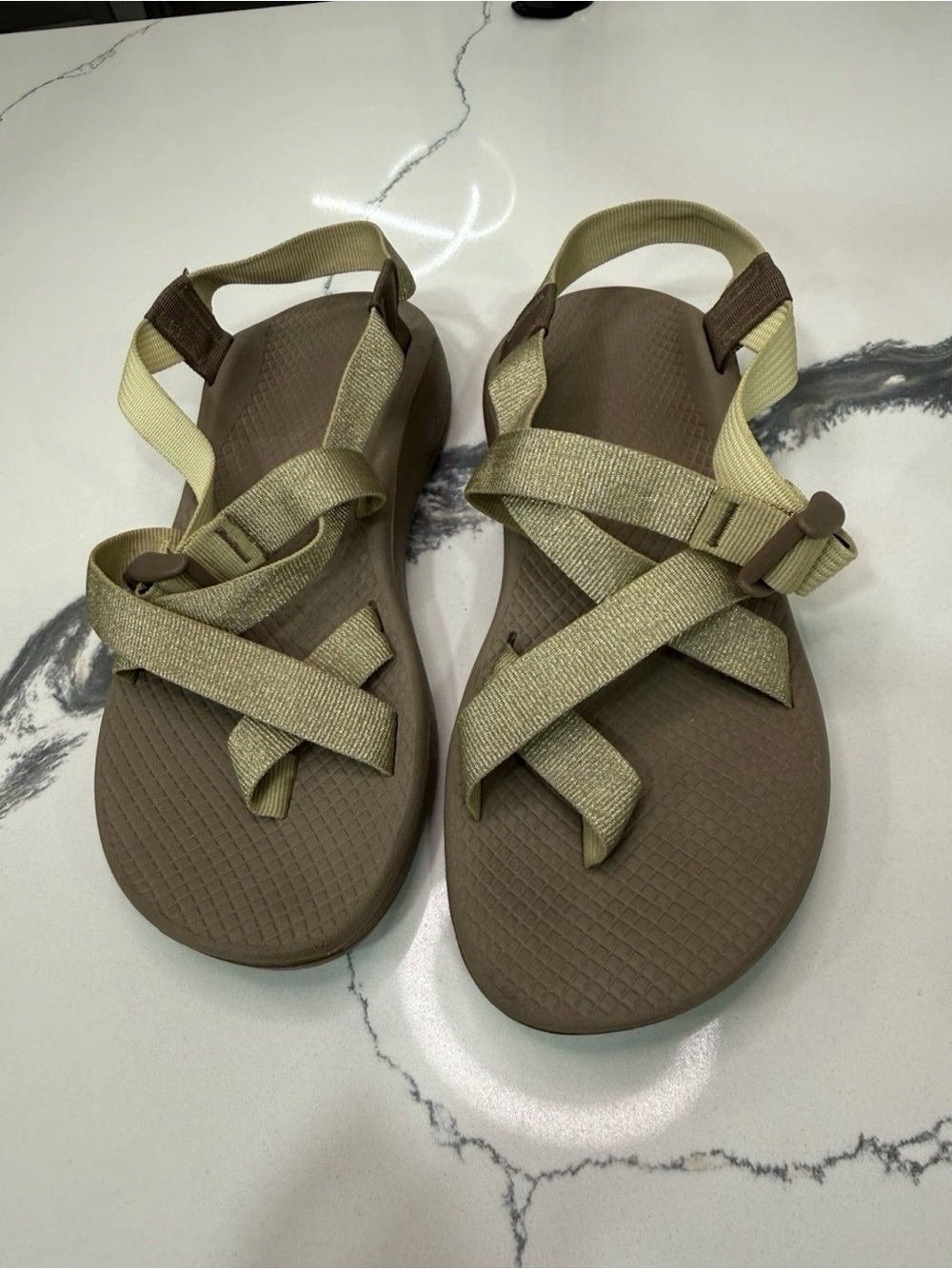 Chaco Women's Z/Cloud 2 Adjustable Strap Cushioned Sandal Metallic Gold Sz 9